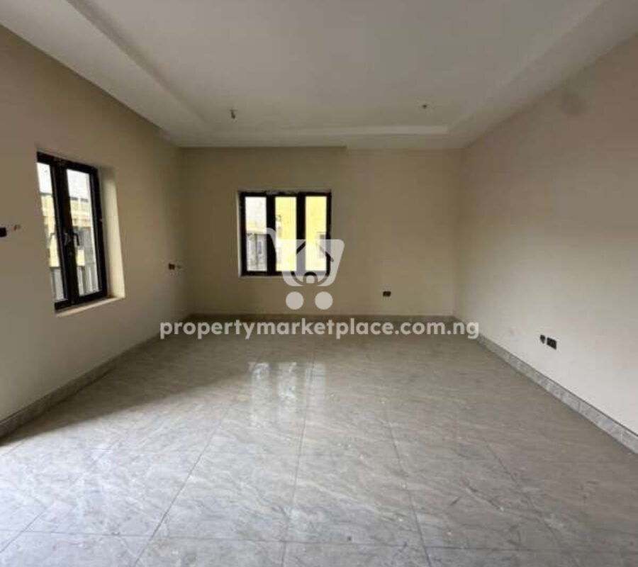 Spacious 3 bedroom flat with a room boys quarters