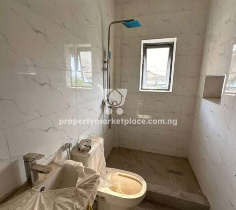 Spacious 3 bedroom flat with a room boys quarters