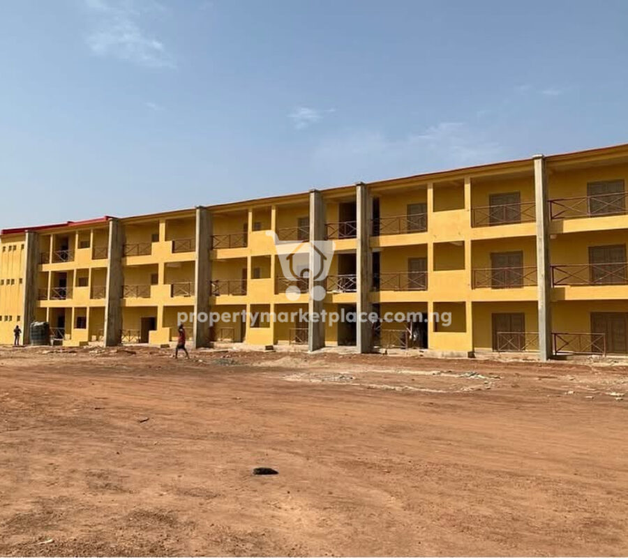 Shops and office spaces measuring 19 – 30 sqm in a plaza
