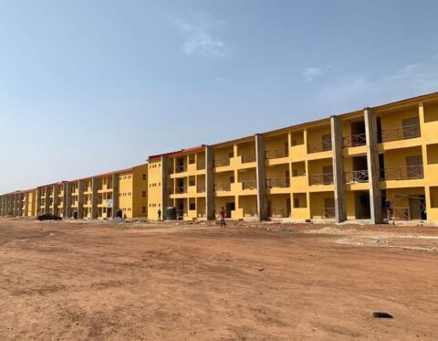 Shops and office spaces measuring 19 – 30 sqm in a plaza