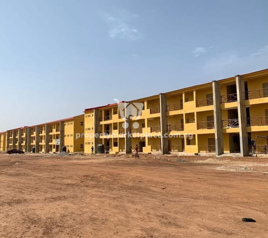 Shops and office spaces measuring 19 – 30 sqm in a plaza