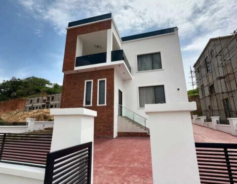 Luxurious 4 bedroom detached duplex with open rooftop