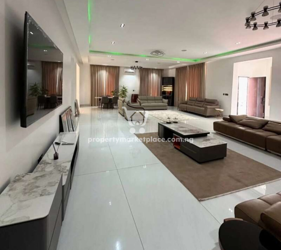 Luxurious 4 bedroom detached duplex with open rooftop