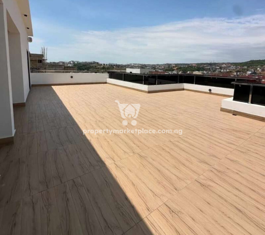 Luxurious 4 bedroom detached duplex with open rooftop