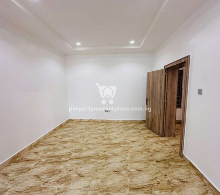 Nicely finished 1 bedroom flat in a nice area