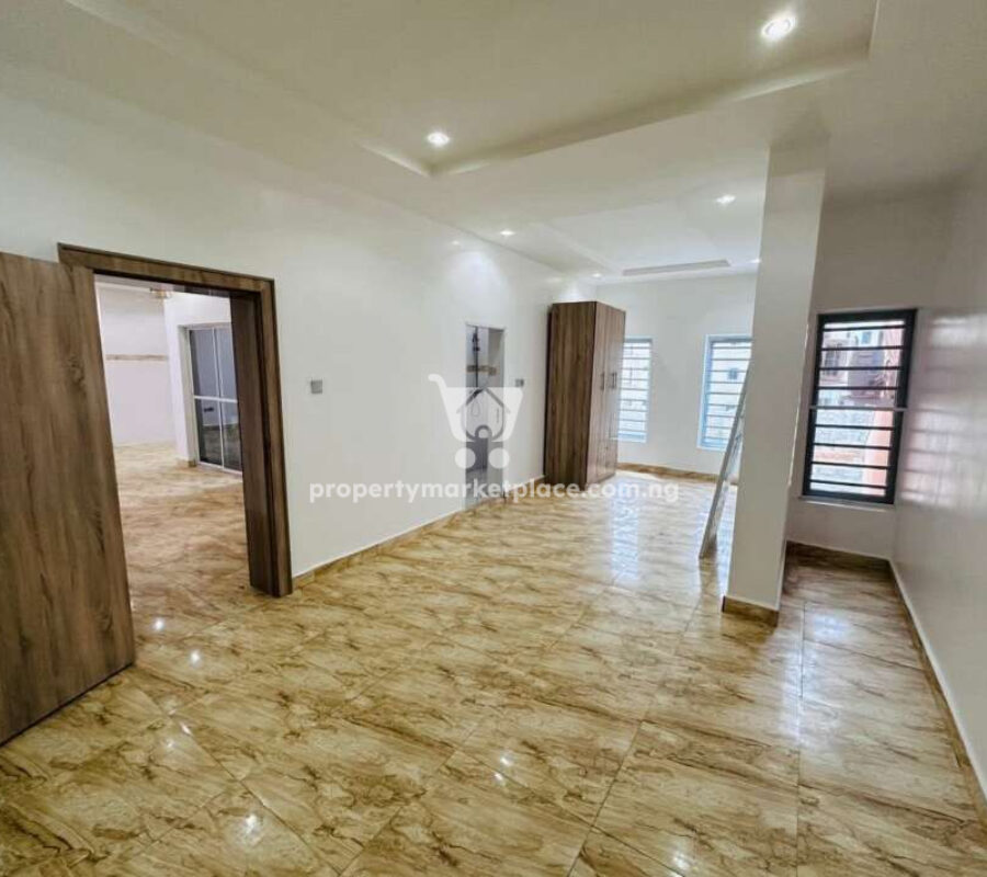 Nicely finished 1 bedroom flat in a nice area