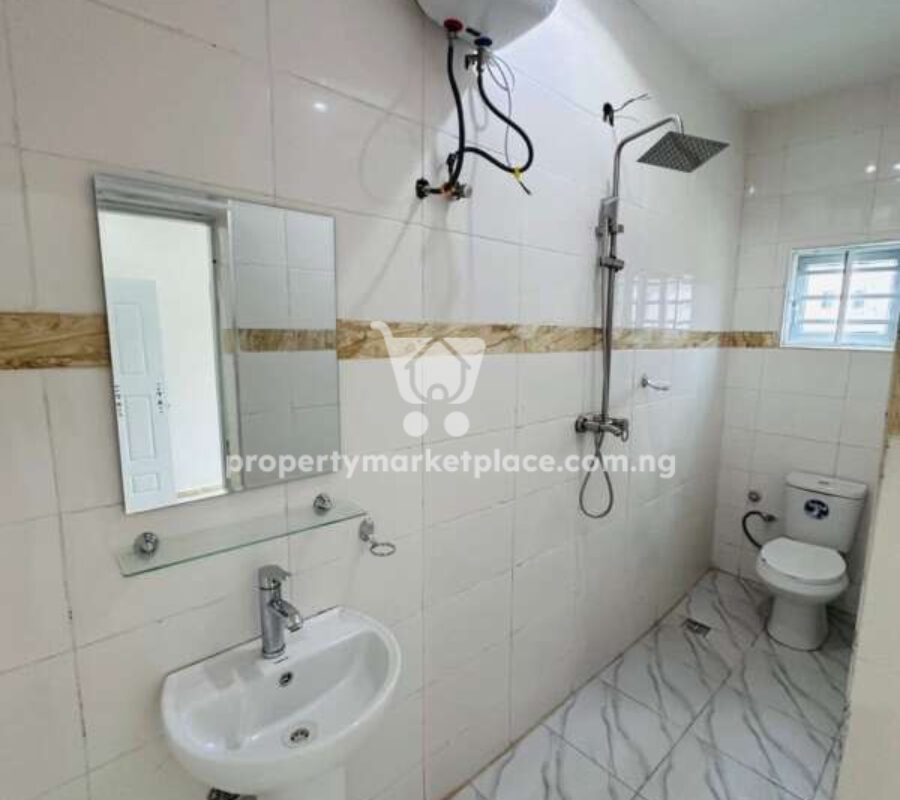Nicely finished 1 bedroom flat in a nice area