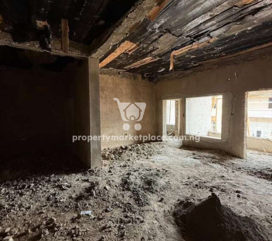 Spacious 3 bedroom flat with a room boys quarters