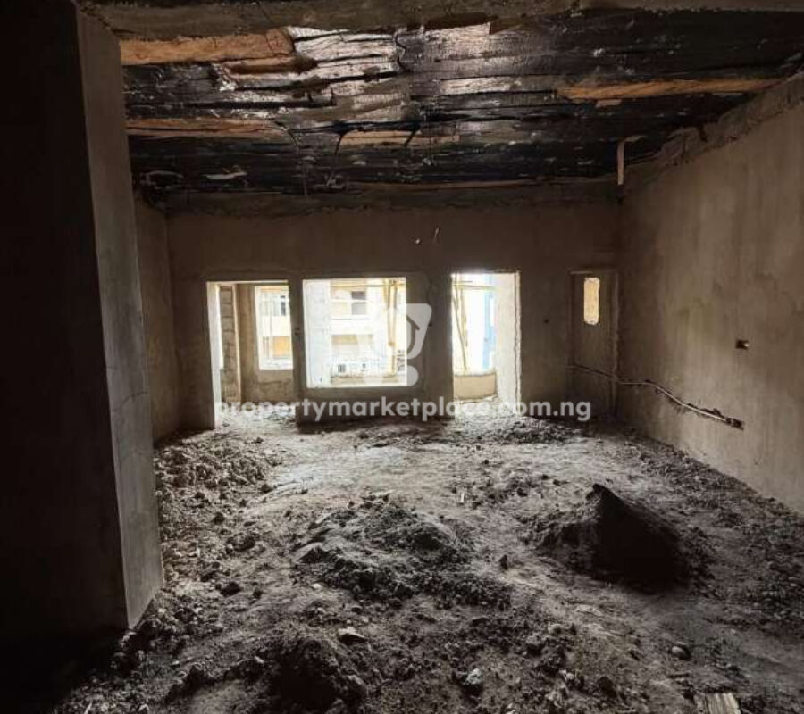 Spacious 3 bedroom flat with a room boys quarters
