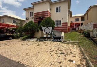 Spacious 5 bedroom detached duplex with 2 rooms Bq