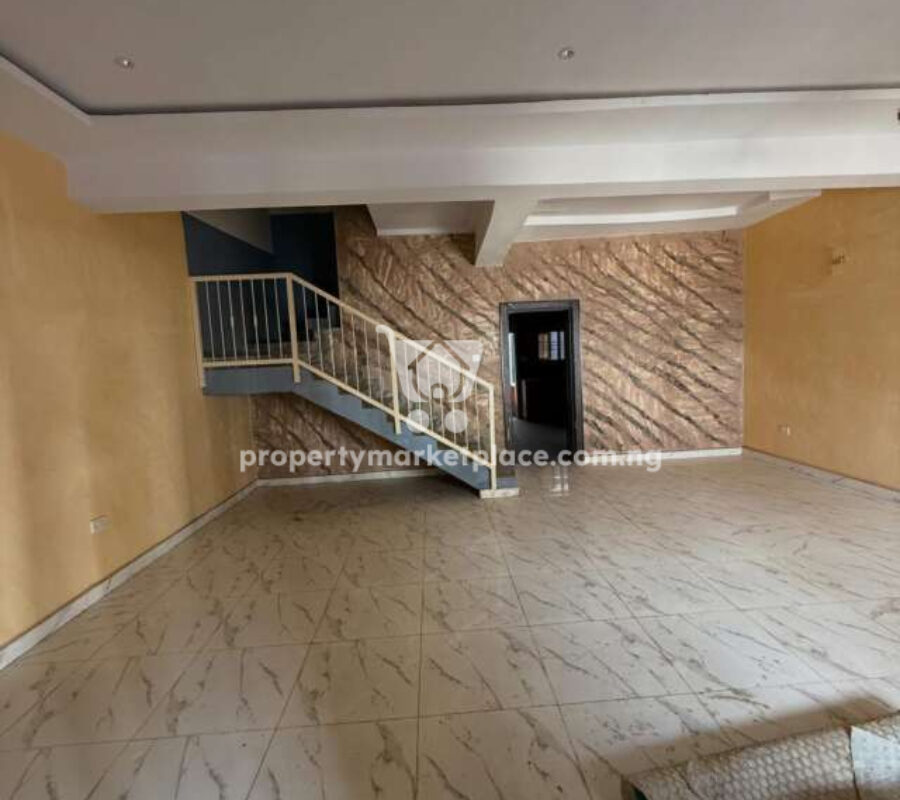 Nicely finished 4 bedroom terrace duplex with a room Bq