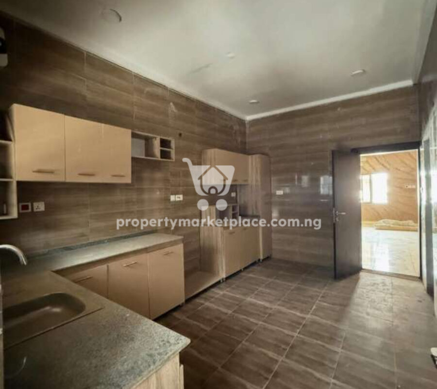 Nicely finished 4 bedroom terrace duplex with a room Bq