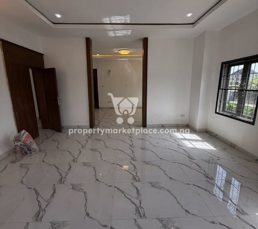 Massive 7 bedroom detached duplex with Bq