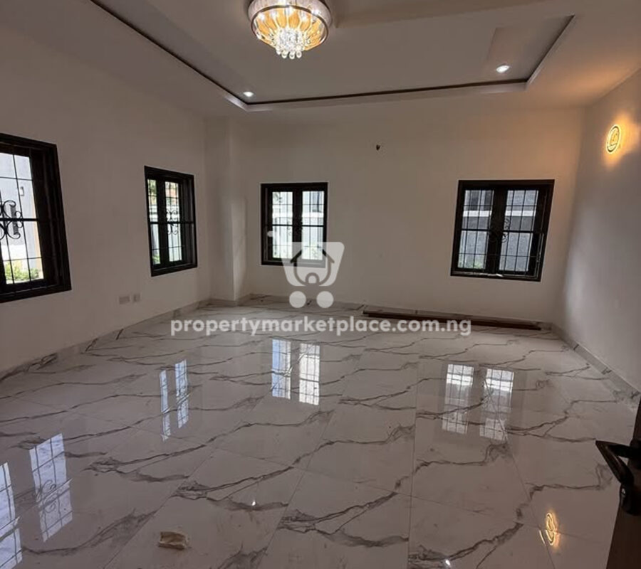 Massive 7 bedroom detached duplex with Bq