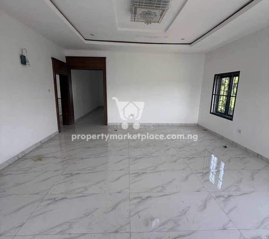 Massive 7 bedroom detached duplex with Bq