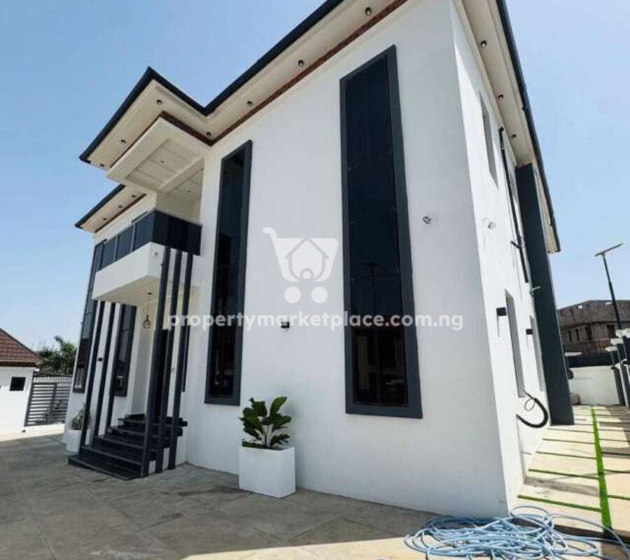 Luxury 5 bedroom detached duplex with 2 rooms boys quarters