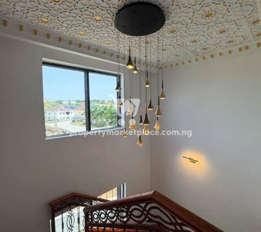 Luxury 5 bedroom detached duplex with 2 rooms boys quarters