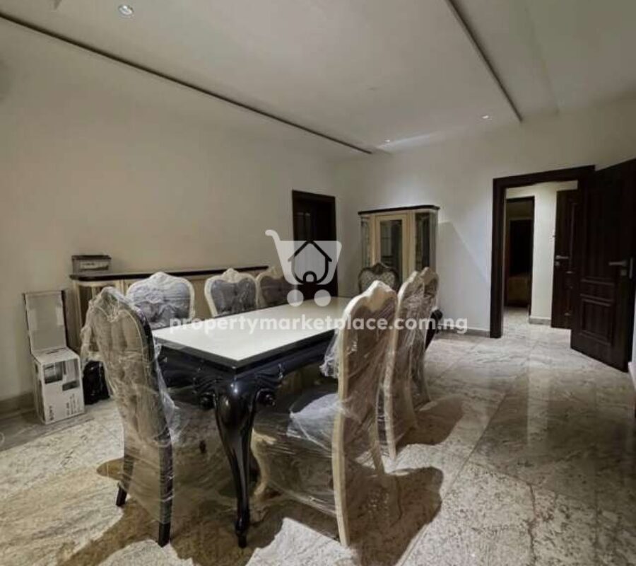 Tastefully built 6 bedroom detached duplex with 2 rooms Bq