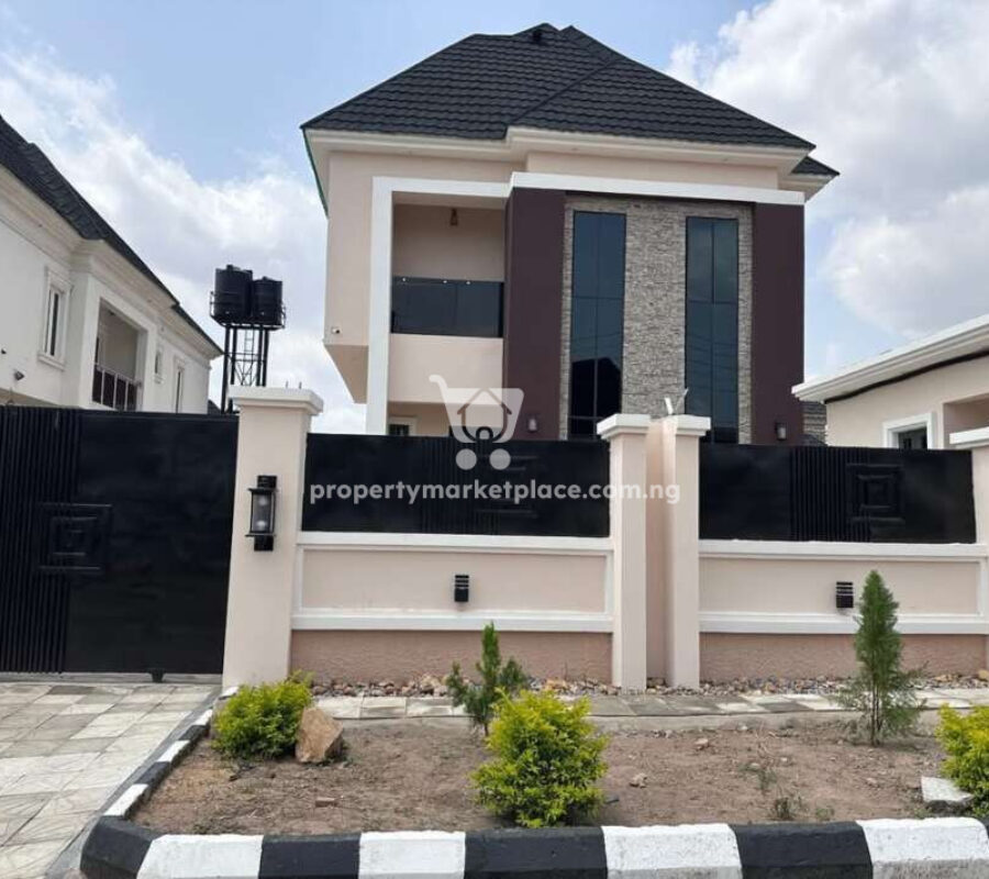 Superbly finished 4 bedroom detached duplex with 2 rooms Bq