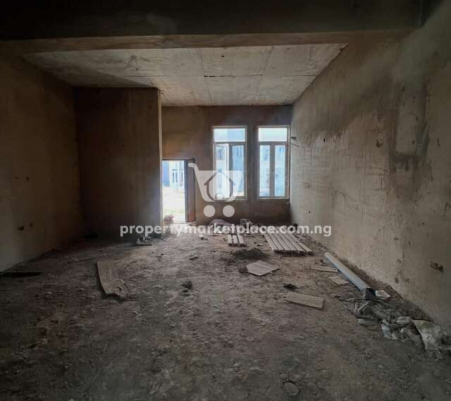 Spacious 4 bedroom terrace duplex with a room boys quarters