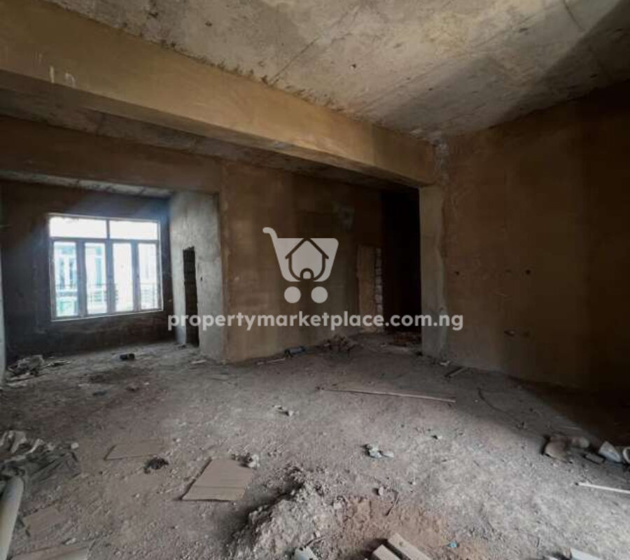 Spacious 4 bedroom terrace duplex with a room boys quarters