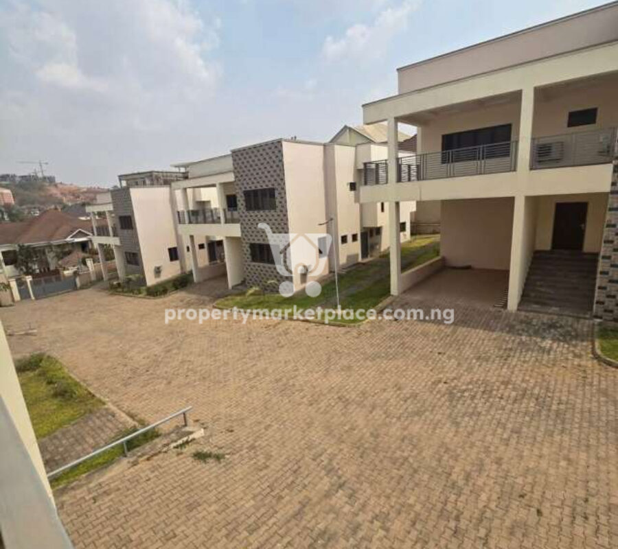 Luxury 8 units of 4 bedroom detached duplexes with basement