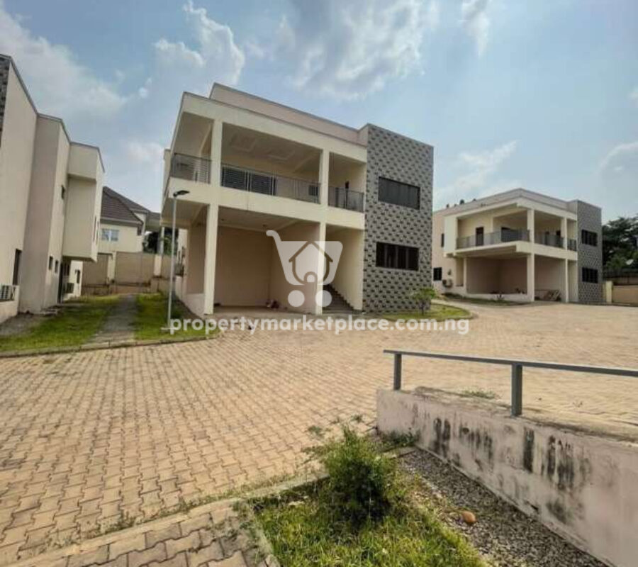 Luxury 8 units of 4 bedroom detached duplexes with basement