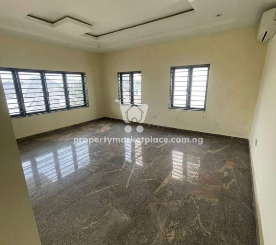 Luxury 8 units of 4 bedroom detached duplexes with basement