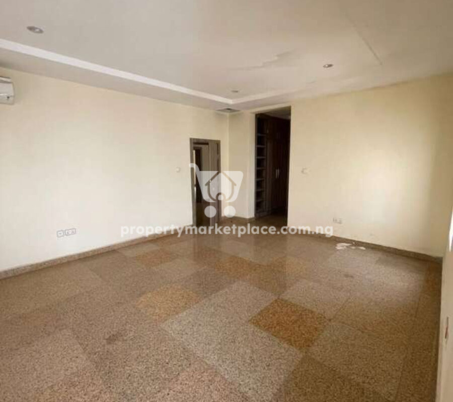 Luxury 8 units of 4 bedroom detached duplexes with basement