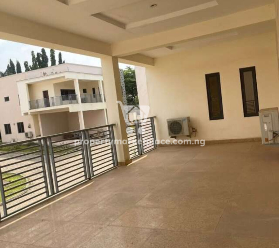 Luxury 8 units of 4 bedroom detached duplexes with basement