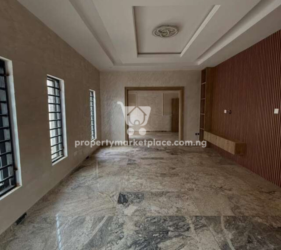 Luxury 6 bedroom detached duplex with swimming pool