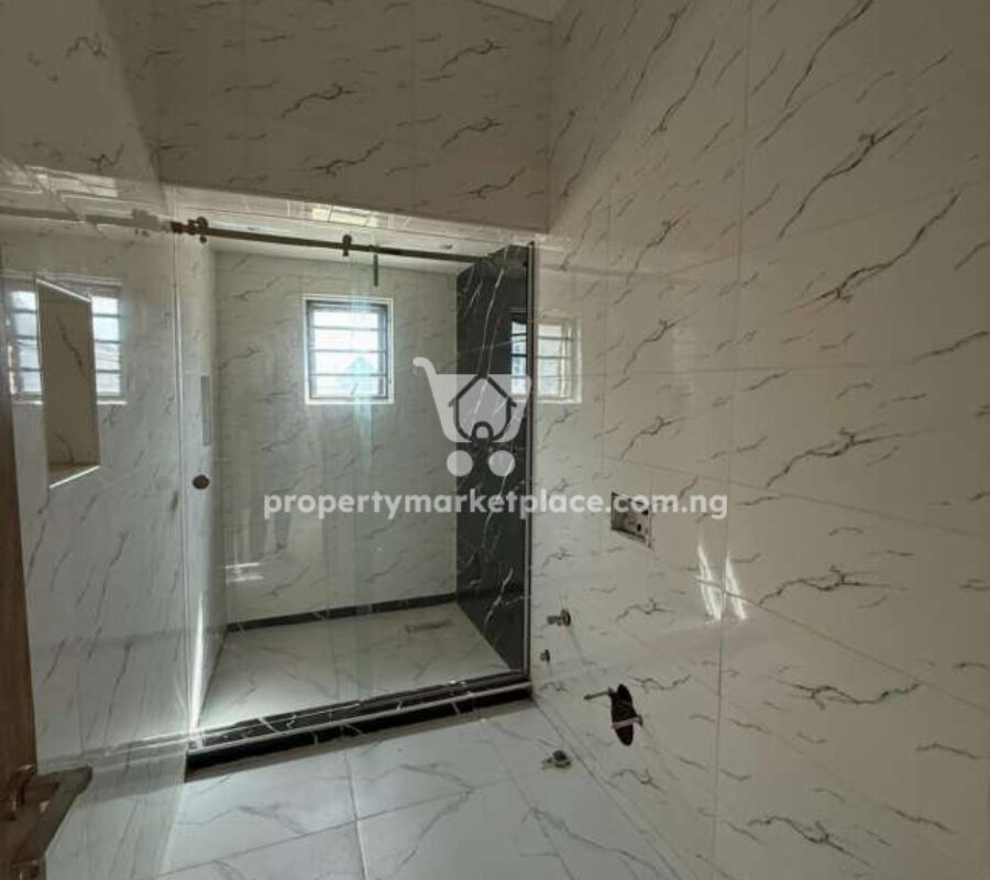 Luxury 6 bedroom detached duplex with swimming pool
