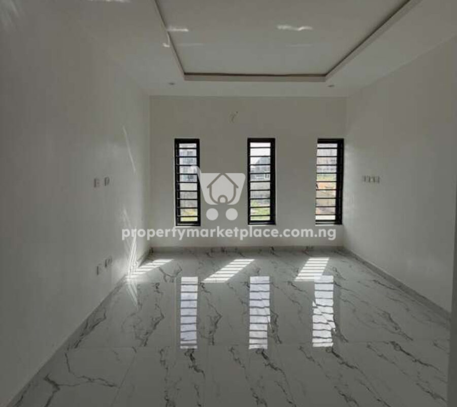 Luxury 6 bedroom detached duplex with swimming pool