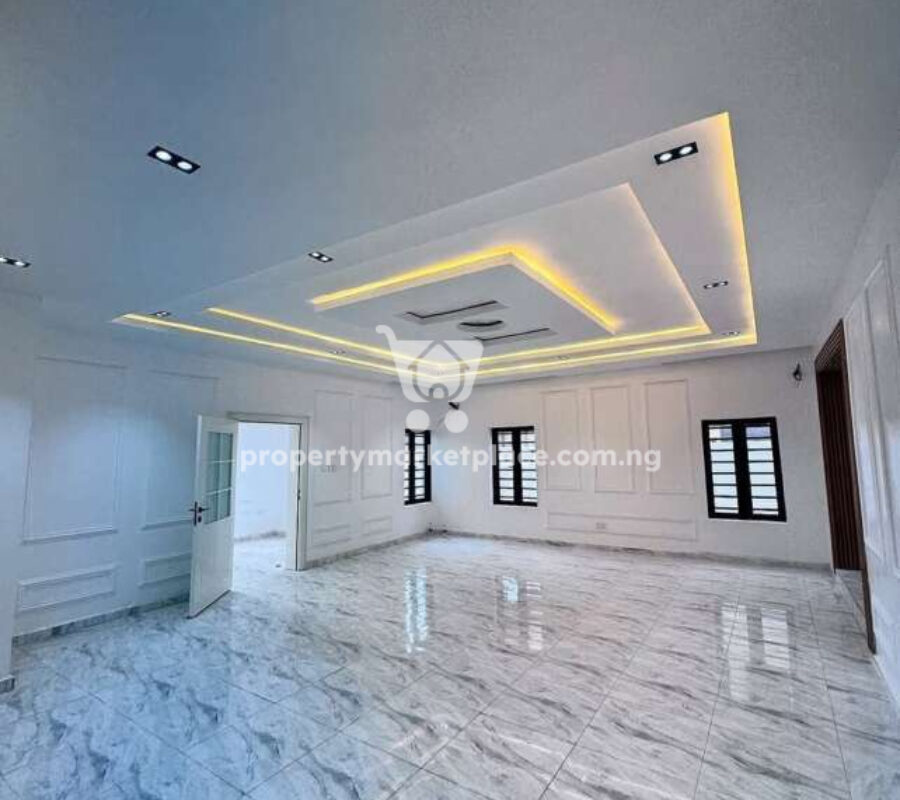Superbly finished 5 bedroom detached duplex with 2 rooms Bq