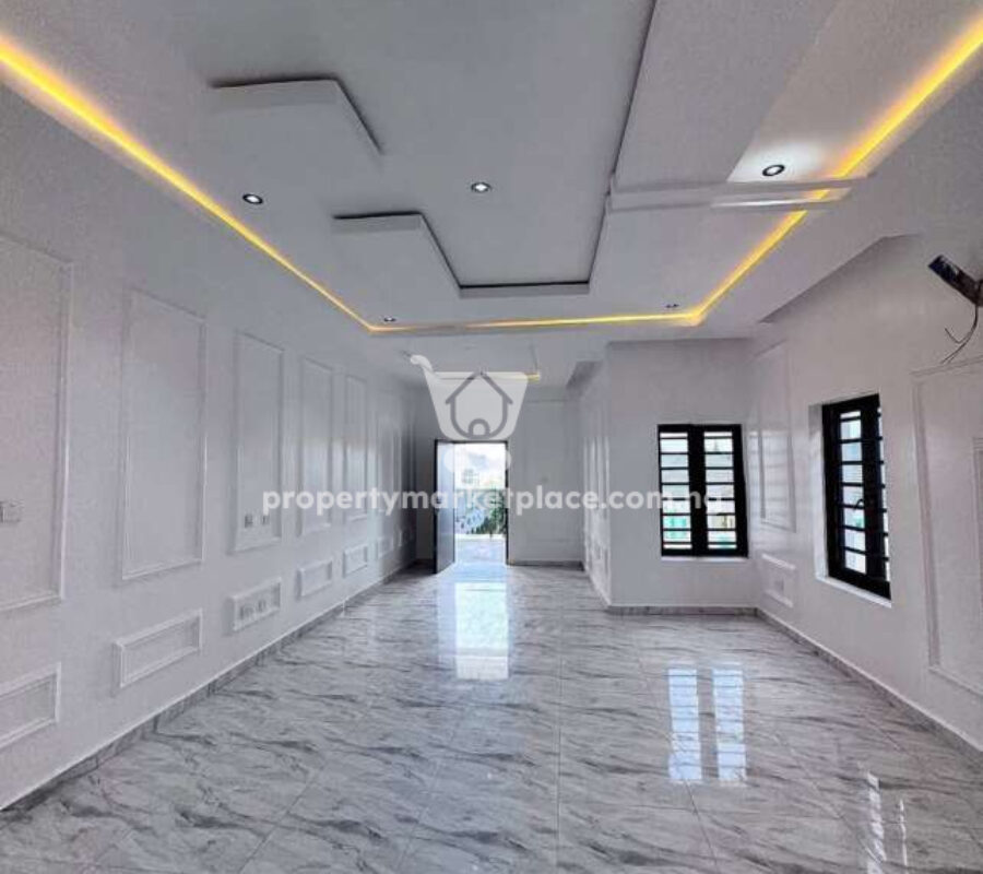 Superbly finished 5 bedroom detached duplex with 2 rooms Bq