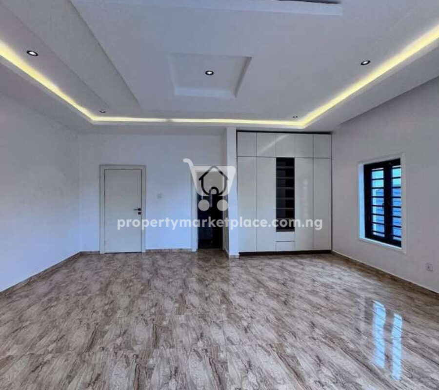 Superbly finished 5 bedroom detached duplex with 2 rooms Bq
