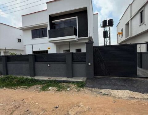 Nicely finished 4 bedroom detached duplex with a room Bq