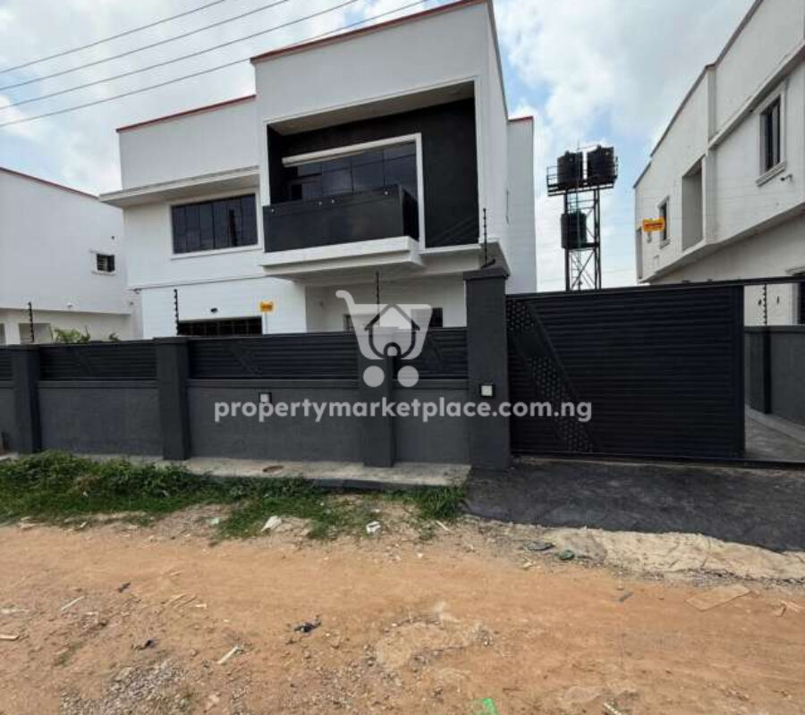 Nicely finished 4 bedroom detached duplex with a room Bq