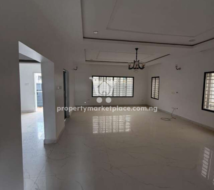 Nicely finished 4 bedroom detached duplex with a room Bq