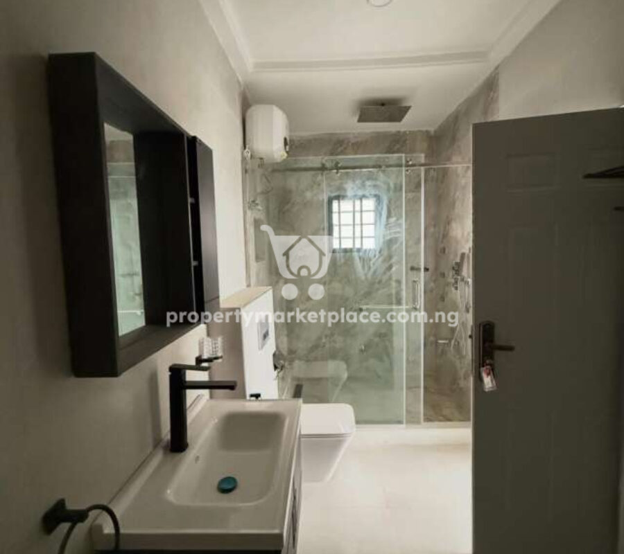 Nicely finished 4 bedroom detached duplex with a room Bq