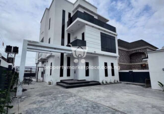 Luxury 5 bedroom detached duplex with swimming pool