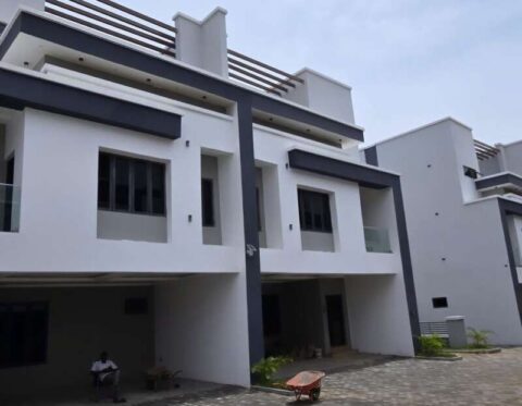 Spacious 4 bedroom terrace duplex with open rooftop