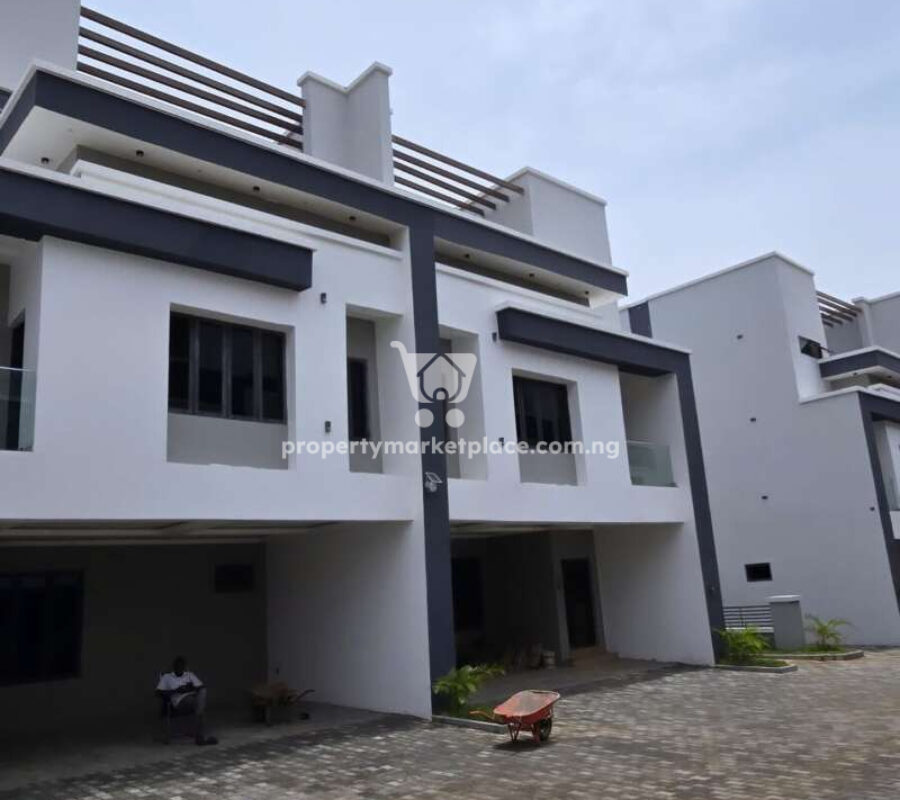 Spacious 4 bedroom terrace duplex with open rooftop