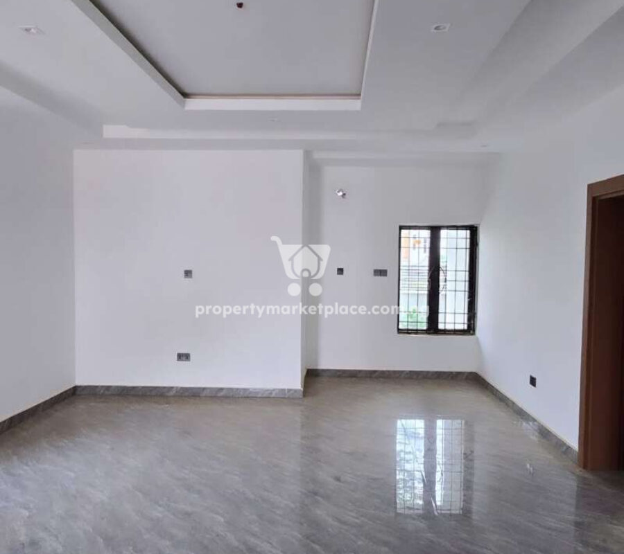 Spacious 4 bedroom terrace duplex with open rooftop