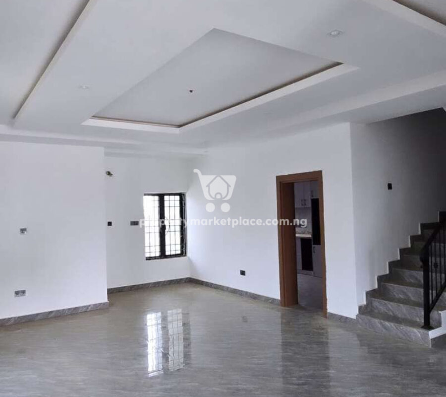 Spacious 4 bedroom terrace duplex with open rooftop