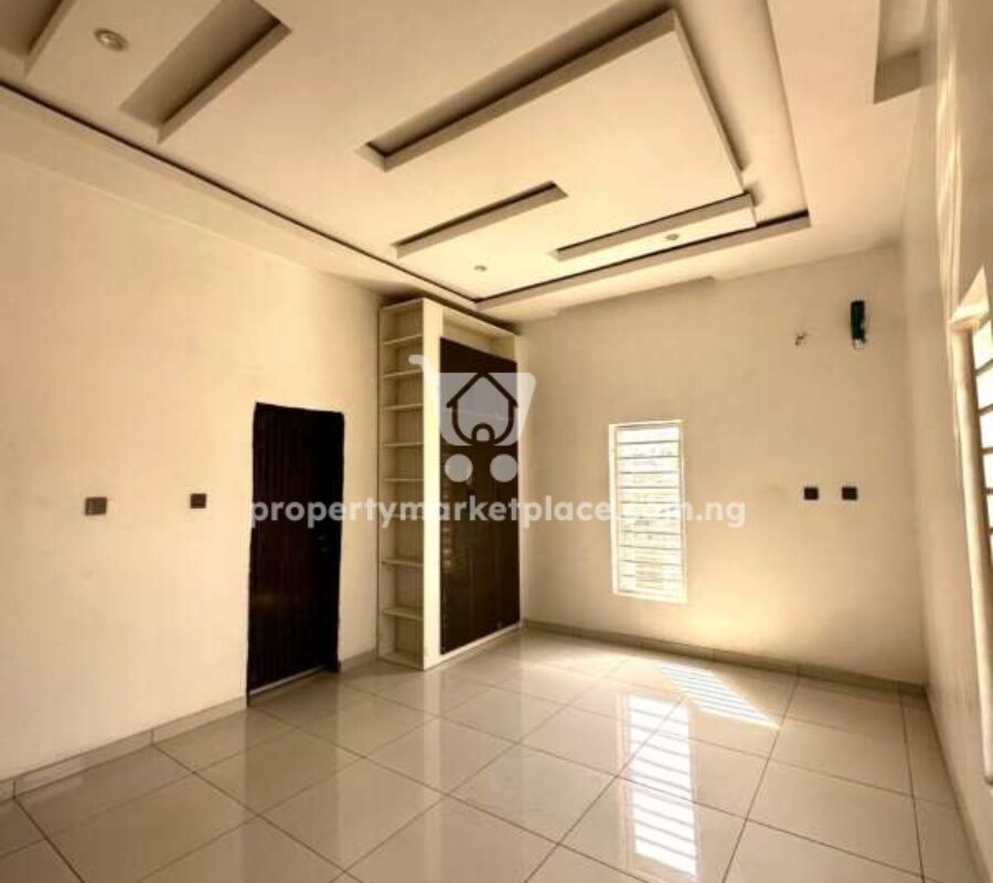 Solidly finished 4 bedroom detached duplex with a room Bq