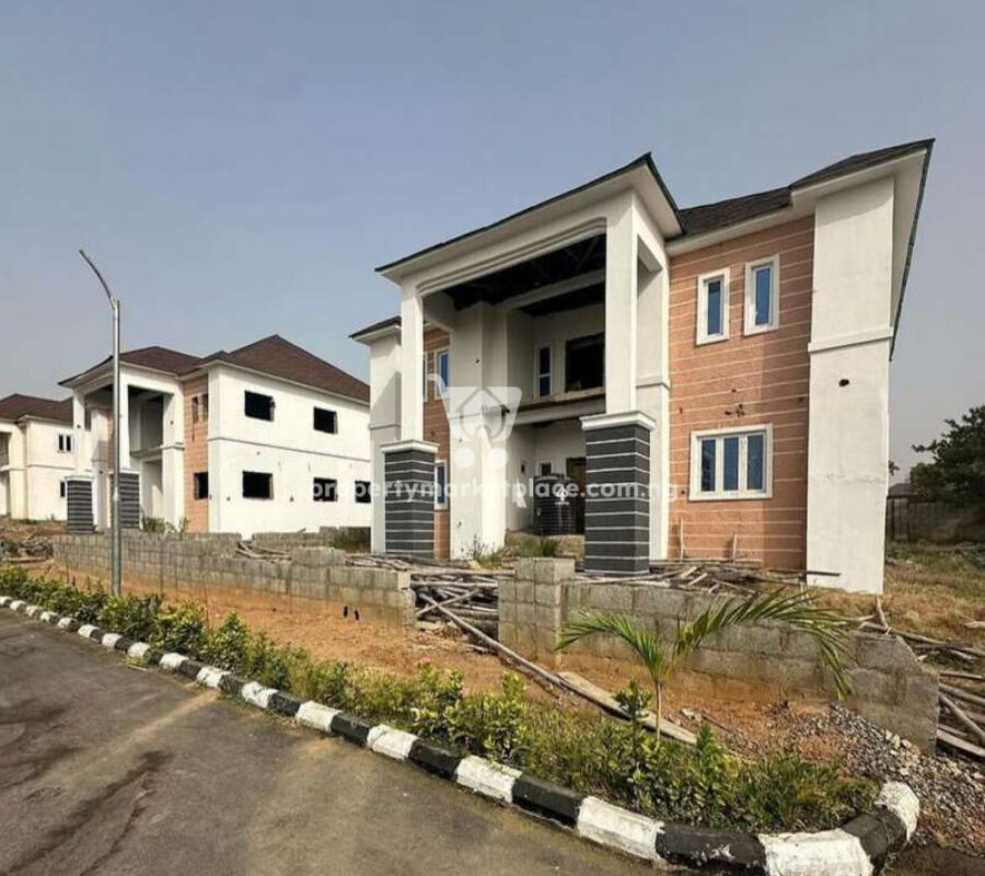 Spacious 4 bedroom detached duplex with Bq (shell finished)