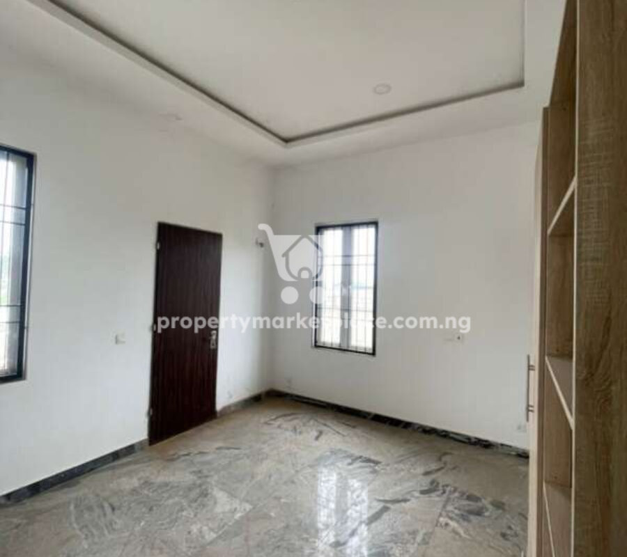 Exquisite 6 bedroom detached duplex with swimming pool