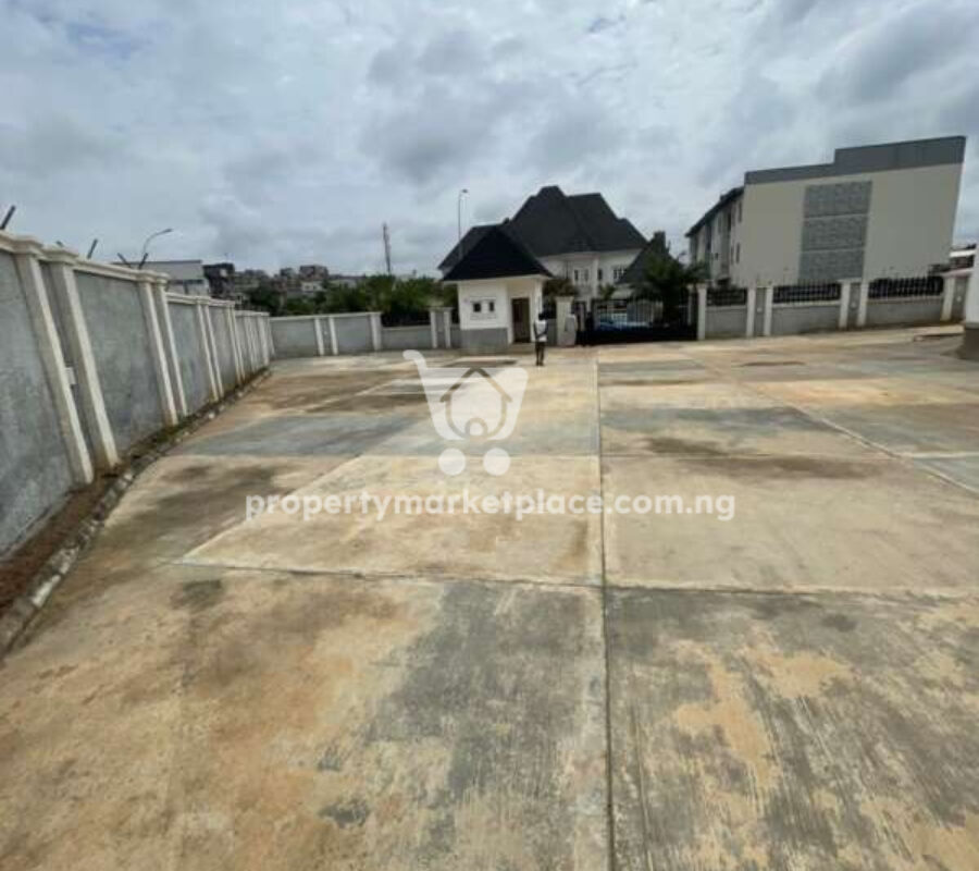Solidly built 6 bedroom detached duplex with swimming pool