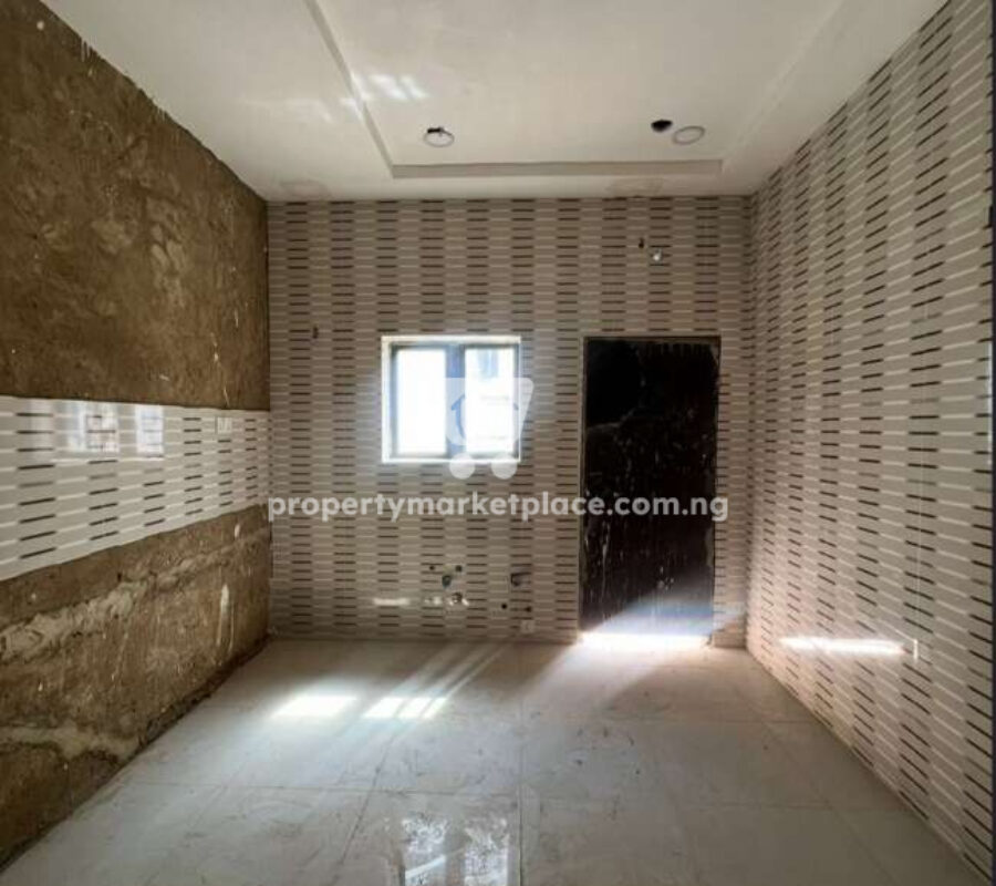 Spacious 5 bedroom detached duplex in a serene estate